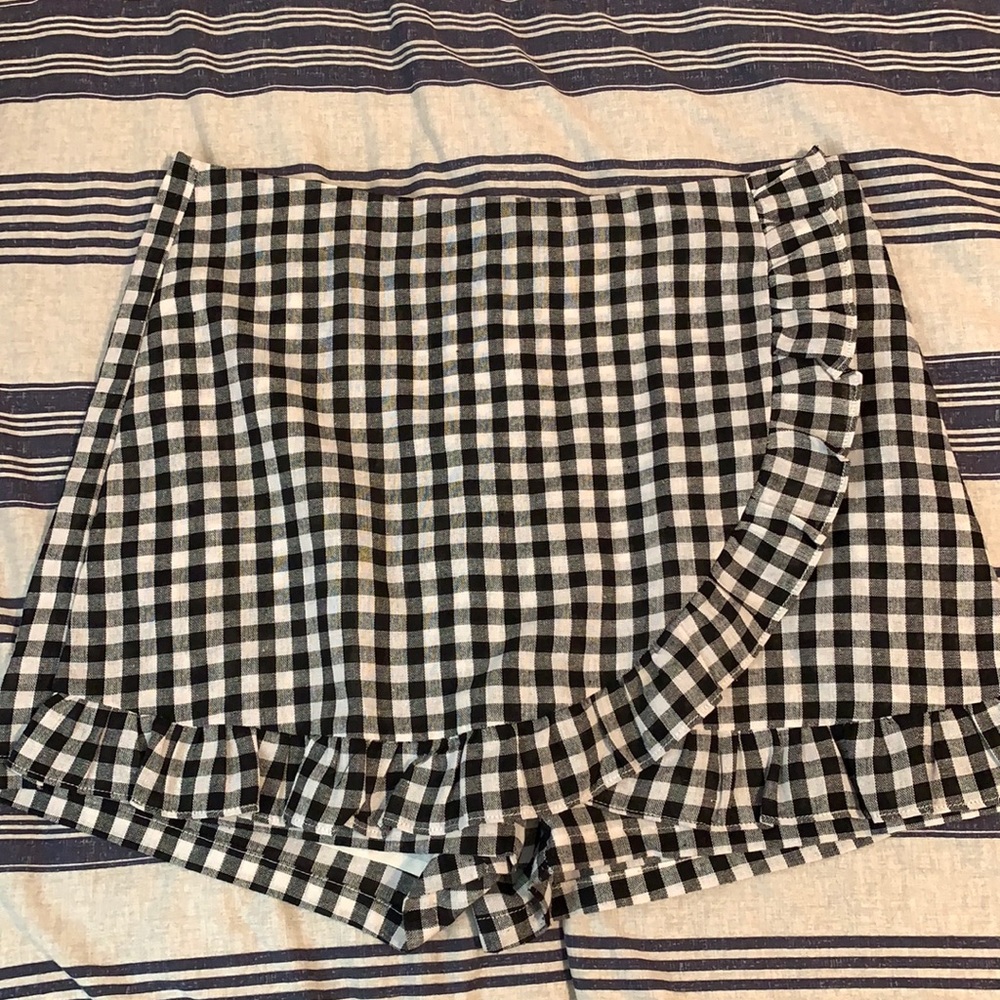 Altar’d state gingham skort